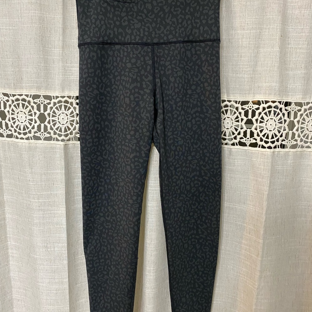 Aerie Offline leopard leggings